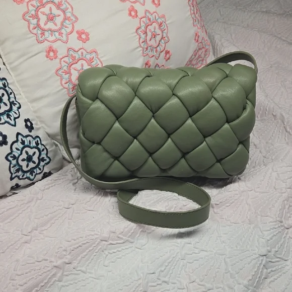 JW PEI Olive Green Maze Crossbody Bag - Picture 1 of 10